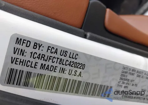 2020 Jeep Grand Cherokee Overland 4X4 z USA, uszkodzony, nr VIN 1C4RJFCT8LC420220